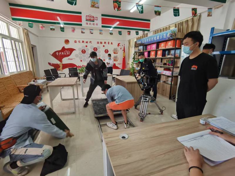 追星女孩心理学分析报告：京山县广告片拍摄公司揭秘饭圈应援式传播逻辑